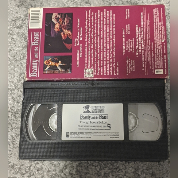 Beauty And The Beast Live Action VHS - Picture 2 of 2